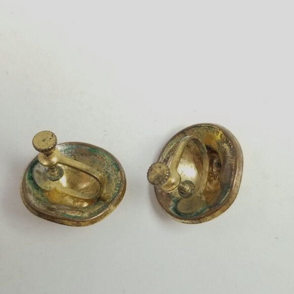 Vintage Face Center Gold Tone Dome Clip On Earrings, Screw Backs, Estate - Picture 4 of 6